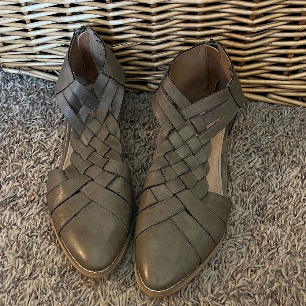 Mi Im Women's  Braided Leather Shoe